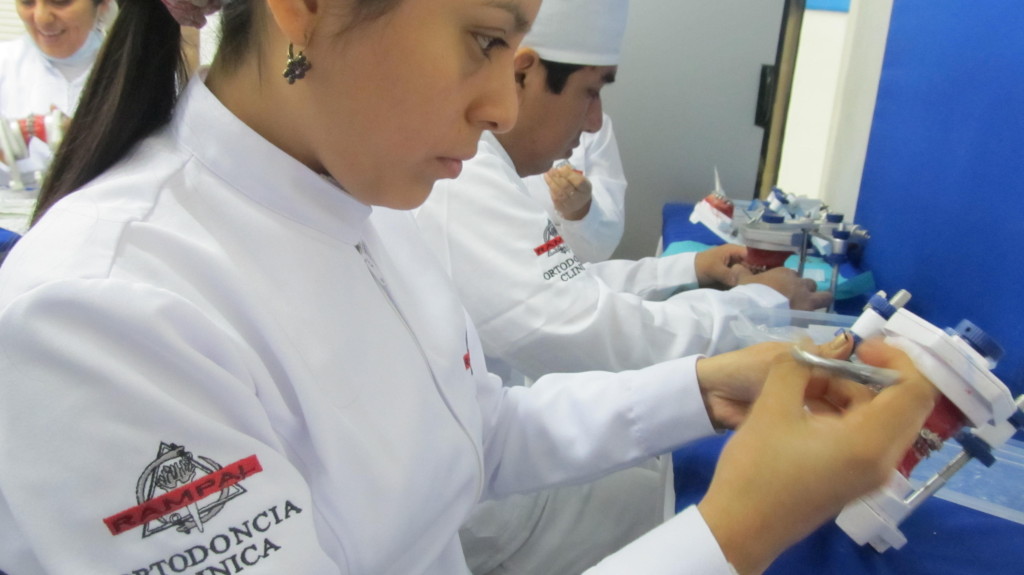 Ensayando los tratamientos a realizar en los pacientes